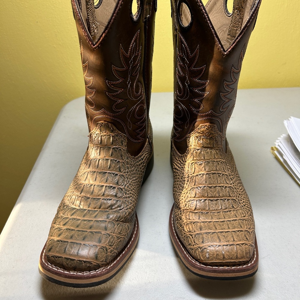 Cody James Brown Crocodile Embossed Cowboy Boots Boys Size 2D